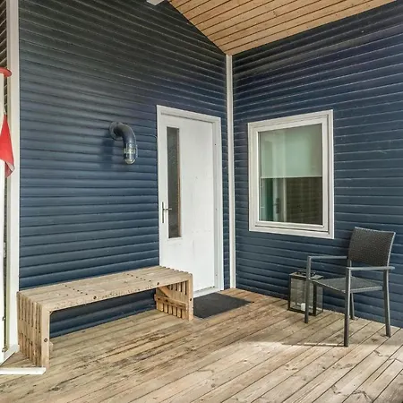2 Bedroom Beautiful In Prázdninový dům Glesborg